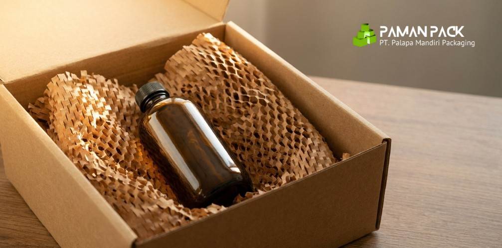 mailer box dengan honey comb berisi botol kaca